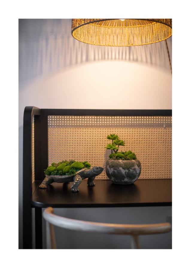 Suite4Serenityrwy Luxury Apartment With Sea View With Optional Parking プリマス エクステリア 写真